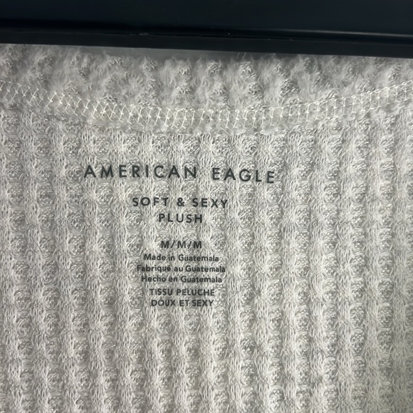 American eagle sweater. - Picture 2 of 3